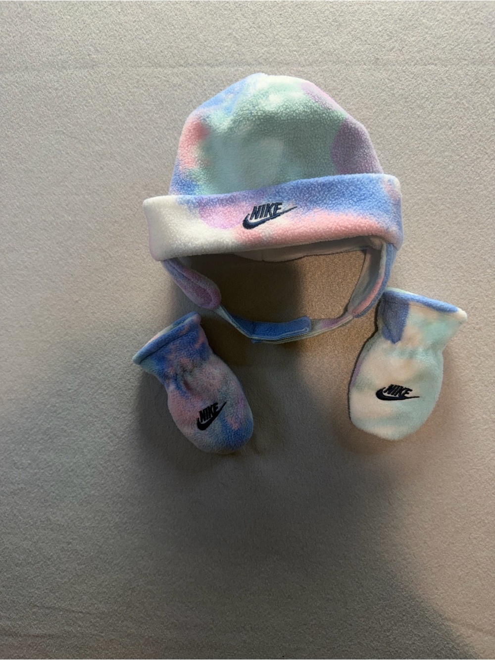 Nike Infant Baby Tie Dye Fleece Trapper Hat & Mittens Set Pastel Swoosh